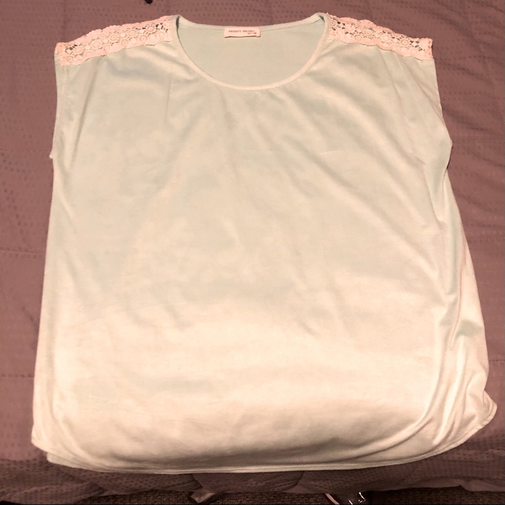 Short sleeve shirt